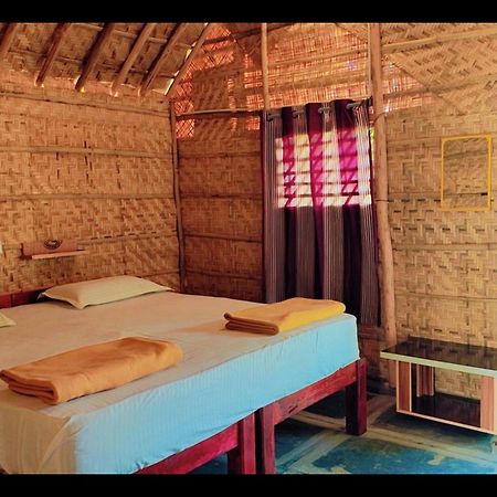 Om Shanti Om Home Stay & Cafe Hampi Esterno foto