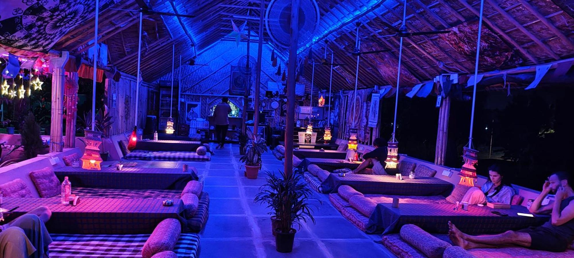 Om Shanti Om Home Stay & Cafe Hampi Esterno foto